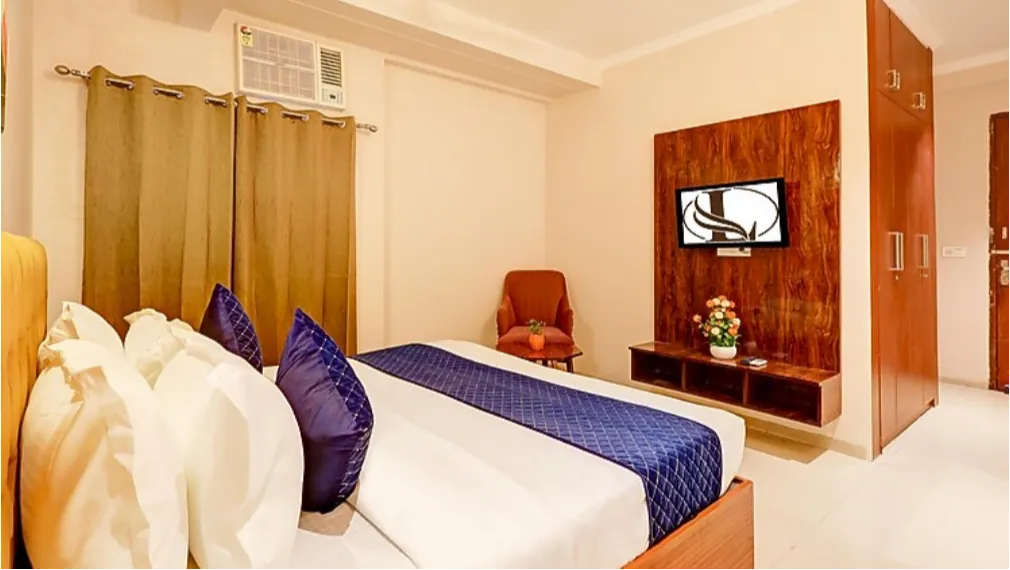  Deluxe Room